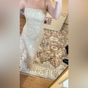 Vintage Elegant Cream Lace Evening Gown size 8 ( fits more like a 4)